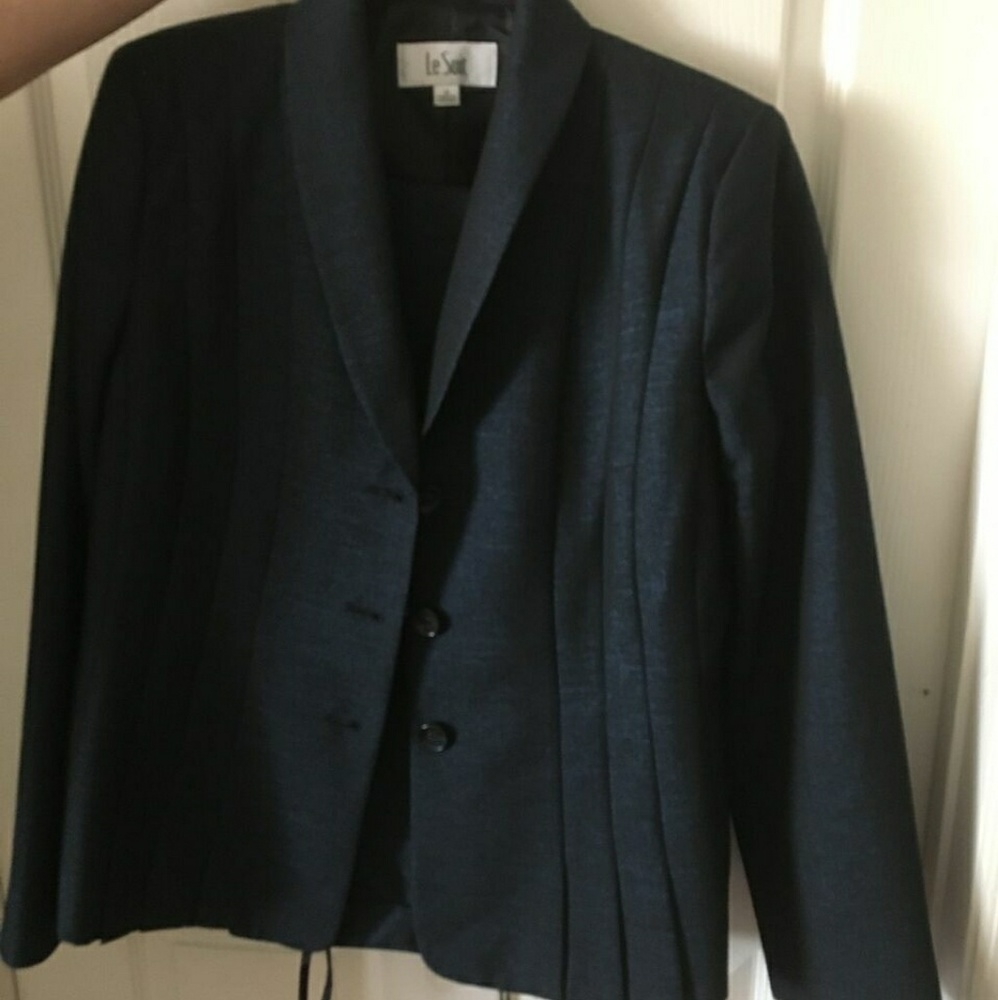 Woman's pant suit
